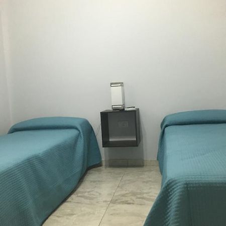 Apartamento Los Abuelos Calle Peron Colón Exterior foto