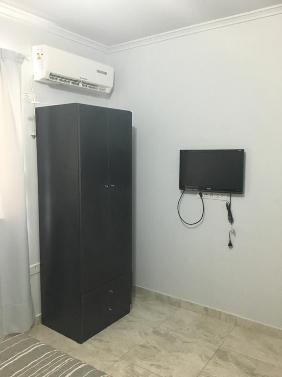 Apartamento Los Abuelos Calle Peron Colón Exterior foto
